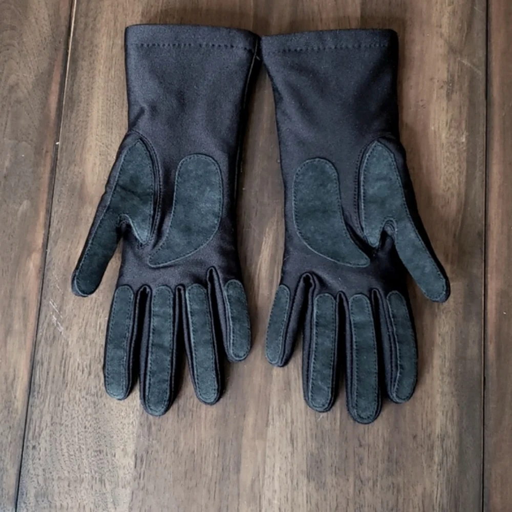 Women's NWOT Lined Water Repellent Thinsulate Spandex Gloves